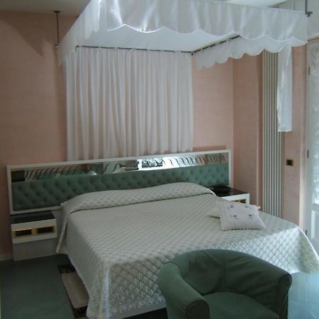 Hotel Matilde Marina di Massa Værelse billede