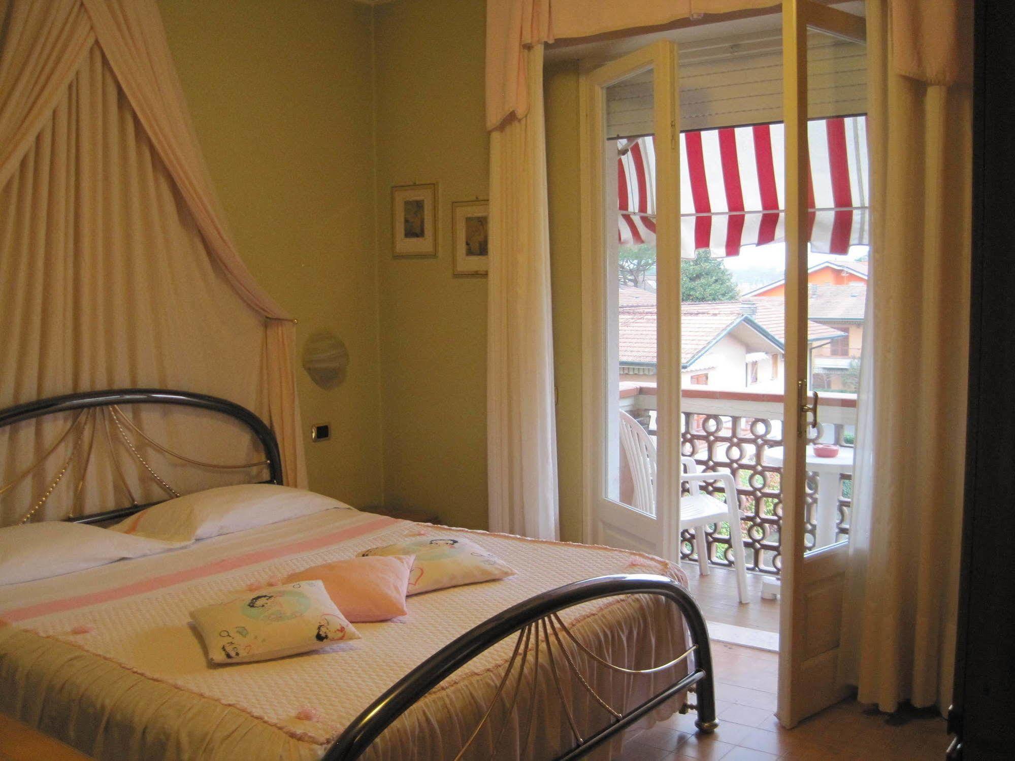 Hotel Matilde Marina di Massa Eksteriør billede