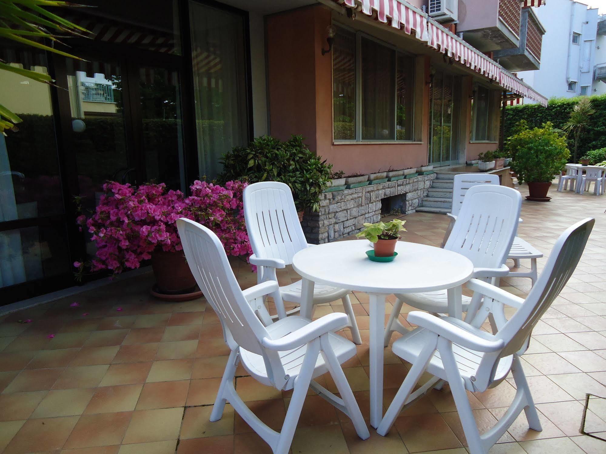 Hotel Matilde Marina di Massa Eksteriør billede