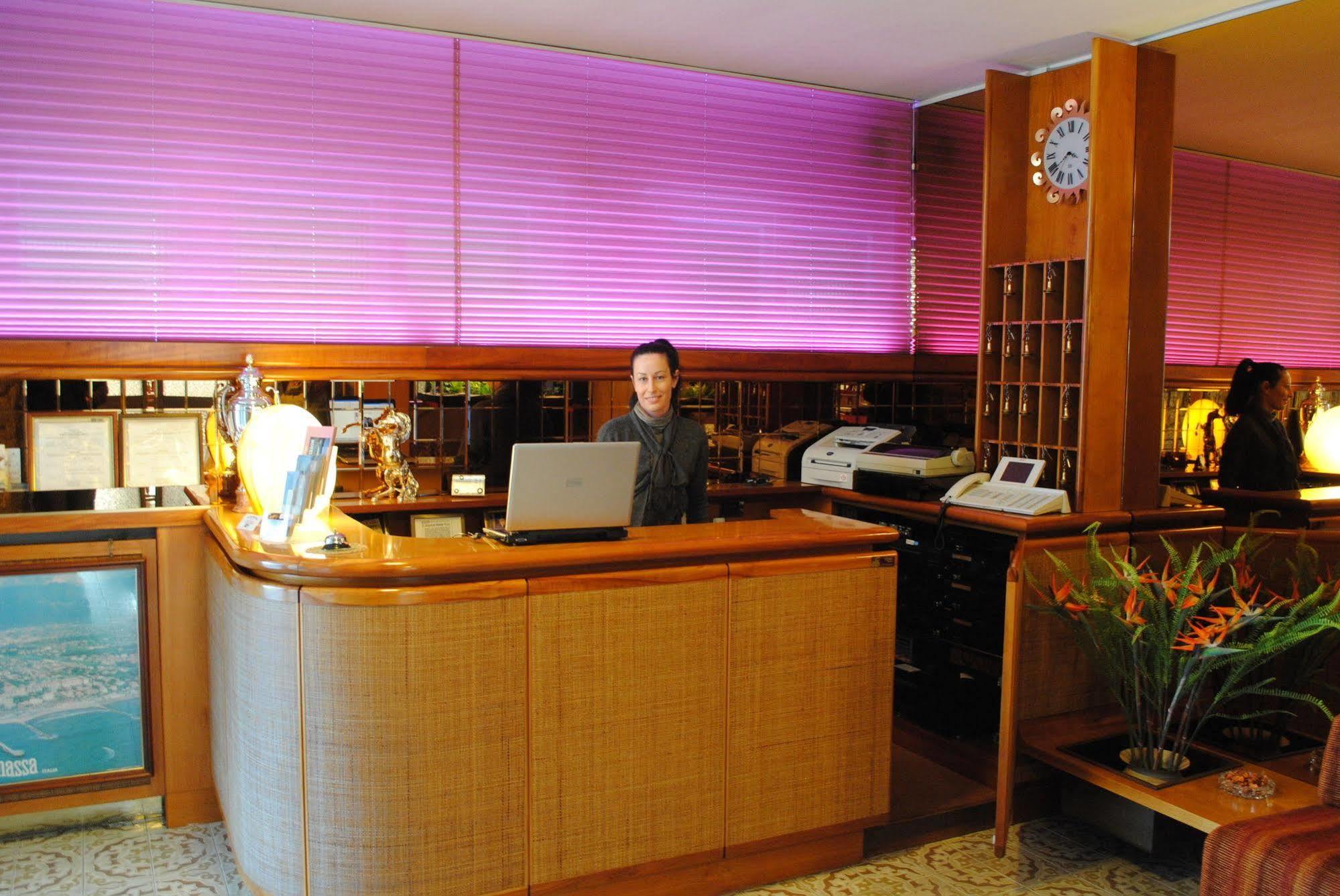 Hotel Matilde Marina di Massa Eksteriør billede
